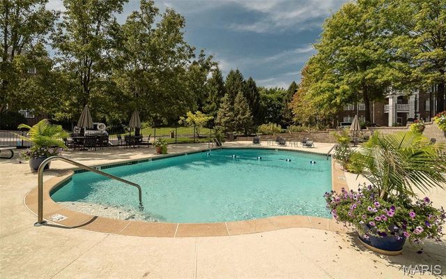 13101 Mill Crossing Court 300, Creve Coeur, MO 63141