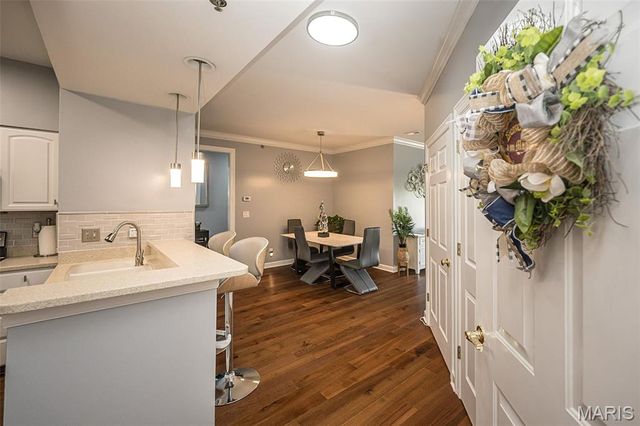 13101 Mill Crossing Court 300, Creve Coeur, MO 63141
