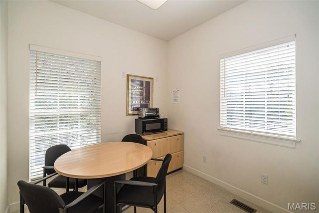 13101 Mill Crossing Court 300, Creve Coeur, MO 63141