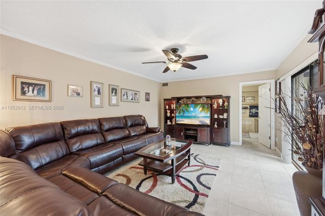 1172 SW 118th Ter, Davie, FL 33325