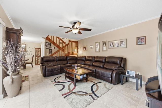 1172 SW 118th Ter, Davie, FL 33325