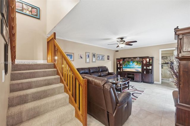 1172 SW 118th Ter, Davie, FL 33325