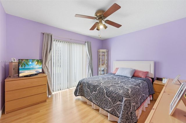 1172 SW 118th Ter, Davie, FL 33325