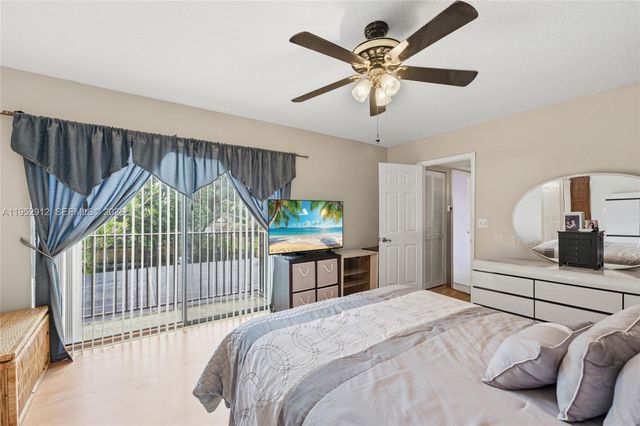 1172 SW 118th Ter, Davie, FL 33325