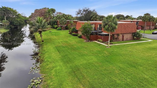 1172 SW 118th Ter, Davie, FL 33325