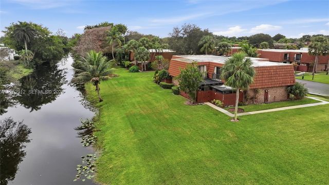 1172 SW 118th Ter, Davie, FL 33325