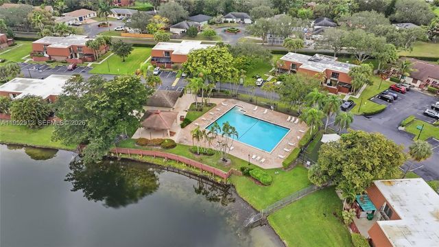 1172 SW 118th Ter, Davie, FL 33325