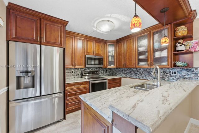 1172 SW 118th Ter, Davie, FL 33325