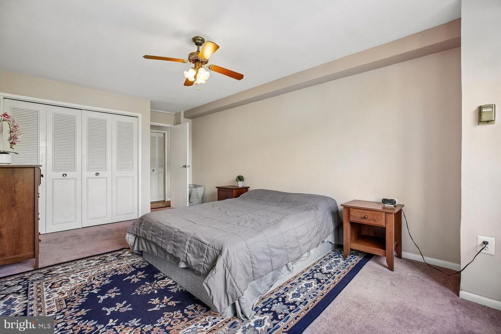 Image 14 of property listing at 10201 GROSVENOR PL #414, Rockville, MD 20852