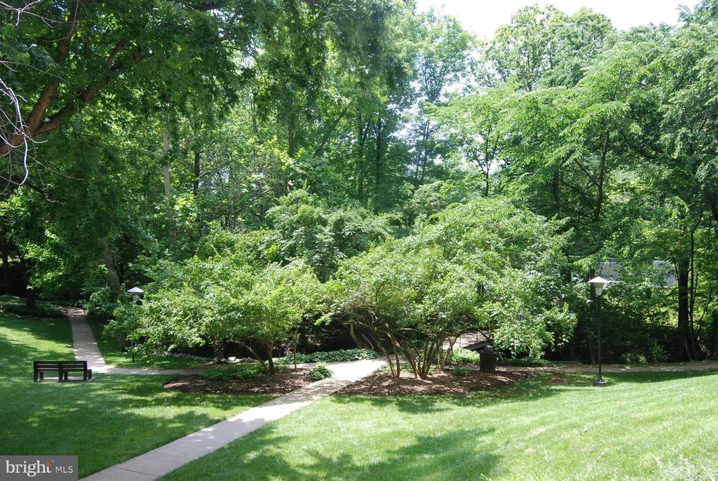 Image 29 of property listing at 10201 GROSVENOR PL #414, Rockville, MD 20852