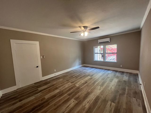 1010 Avenue K, Brownwood, TX 76801