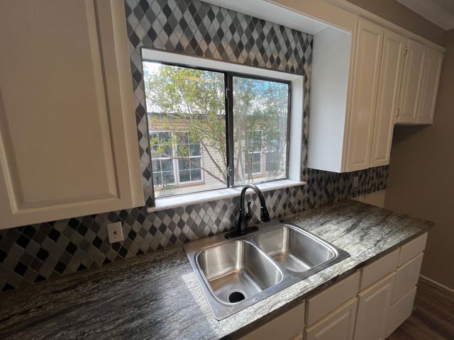 1010 Avenue K, Brownwood, TX 76801