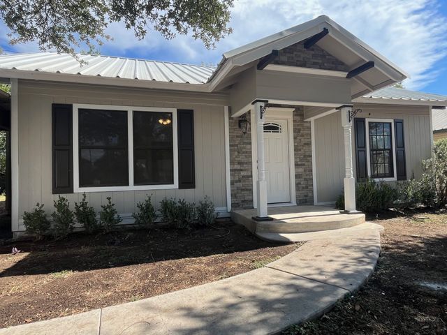 1010 Avenue K, Brownwood, TX 76801