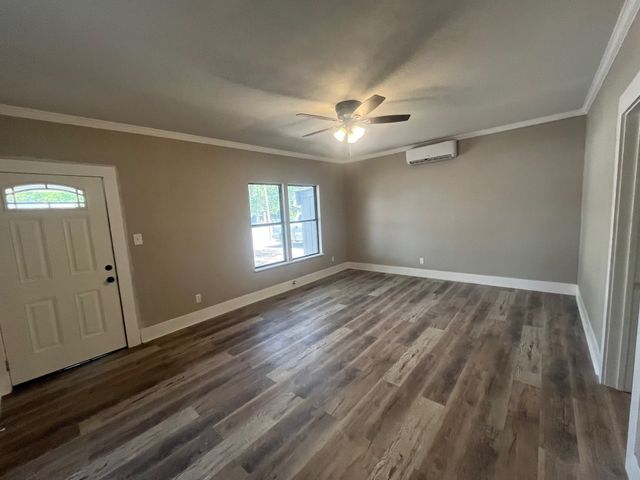 1010 Avenue K, Brownwood, TX 76801