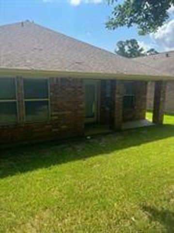 129 Clear Water Street W, Montgomery, TX 77356