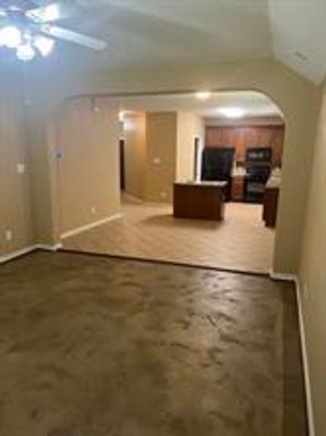 129 Clear Water Street W, Montgomery, TX 77356