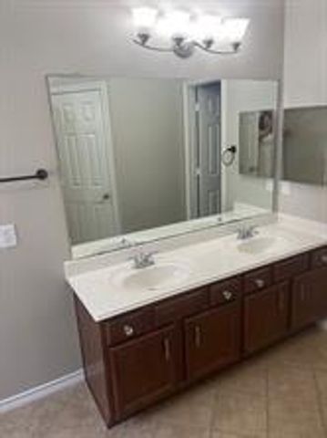 129 Clear Water Street W, Montgomery, TX 77356