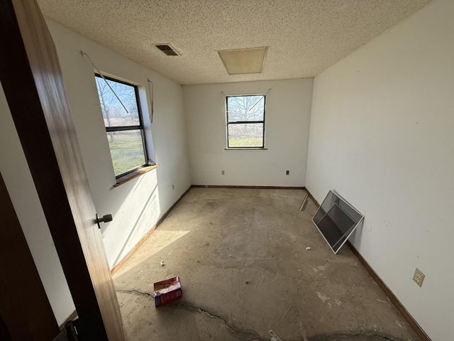 909 Cooper Drive, Mountain Grove, MO 65711