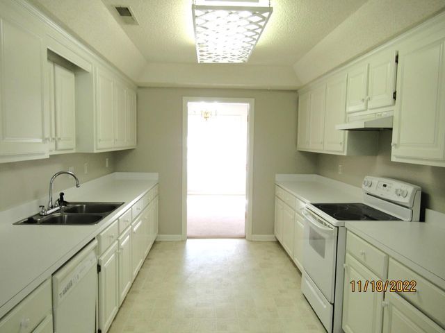 3840 Oleander Drive, Sumter, SC 29154