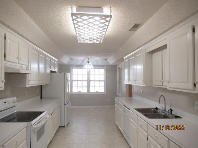 3840 Oleander Drive, Sumter, SC 29154