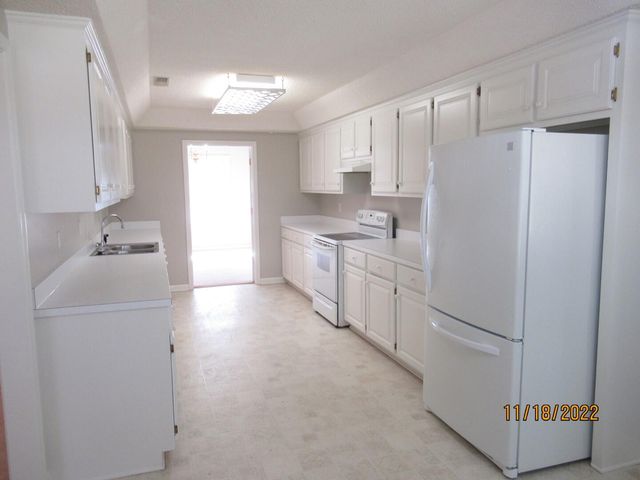 3840 Oleander Drive, Sumter, SC 29154