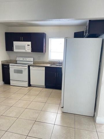 121 NW 7TH Court, Deerfield Beach, FL 33441