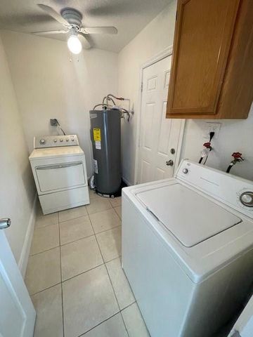 121 NW 7TH Court, Deerfield Beach, FL 33441