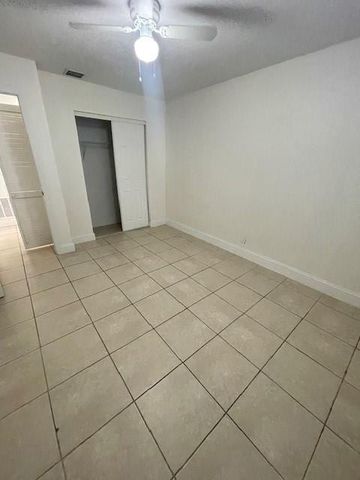 121 NW 7TH Court, Deerfield Beach, FL 33441