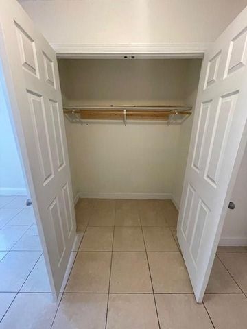121 NW 7TH Court, Deerfield Beach, FL 33441