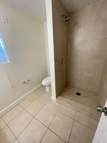 121 NW 7TH Court, Deerfield Beach, FL 33441