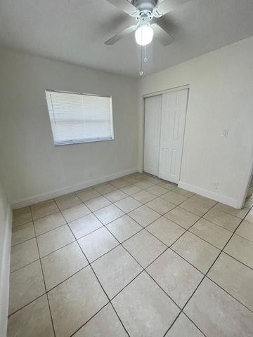 121 NW 7TH Court, Deerfield Beach, FL 33441