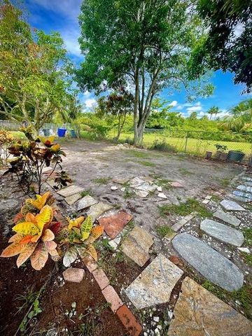 121 NW 7TH Court, Deerfield Beach, FL 33441