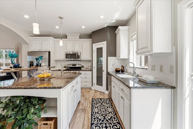 6106 Illinois Ave, Orangevale, CA 95662