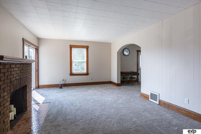 2104 F Street, Omaha, NE 68107