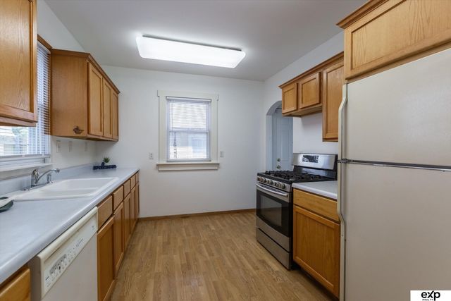 2104 F Street, Omaha, NE 68107