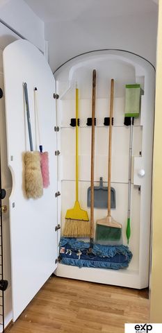 2104 F Street, Omaha, NE 68107