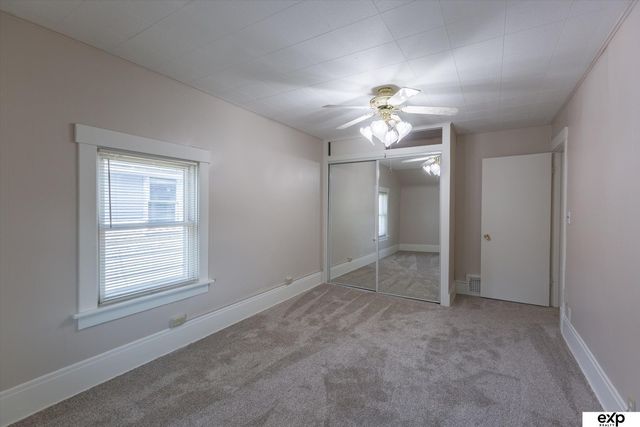 2104 F Street, Omaha, NE 68107