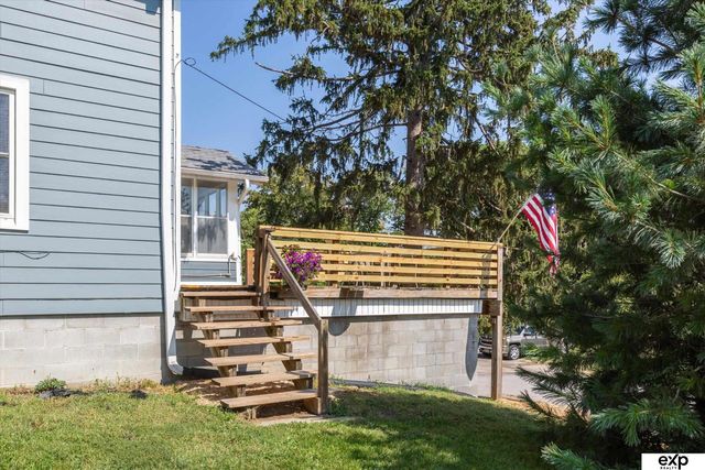 2104 F Street, Omaha, NE 68107