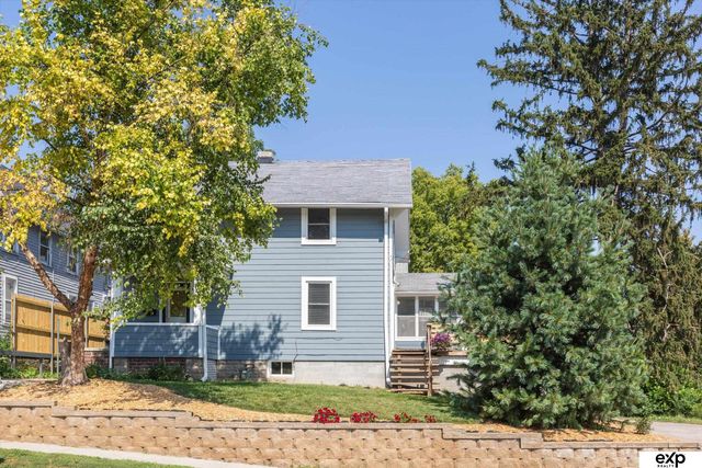 2104 F Street, Omaha, NE 68107