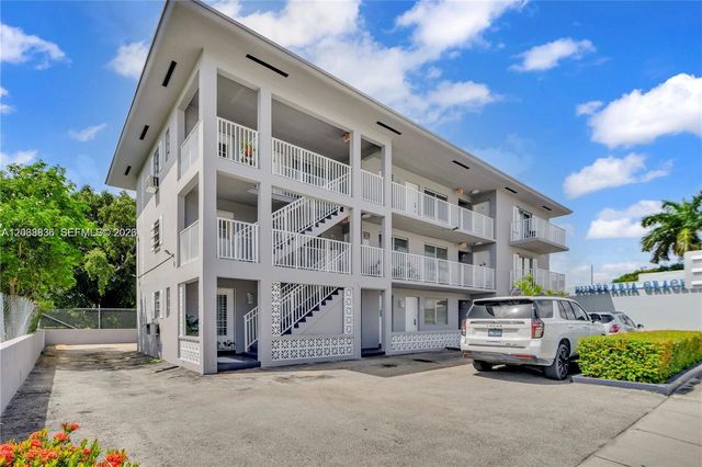 3424 W Flagler Street 8, Miami, FL 33135