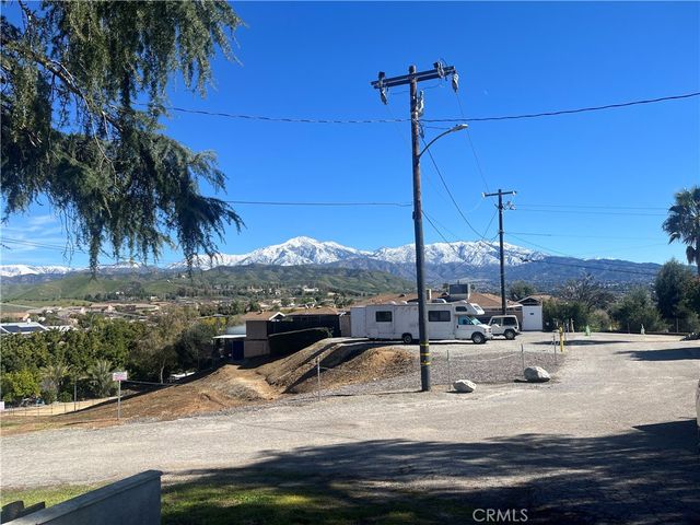 12184 Gladys, Yucaipa, CA 92399