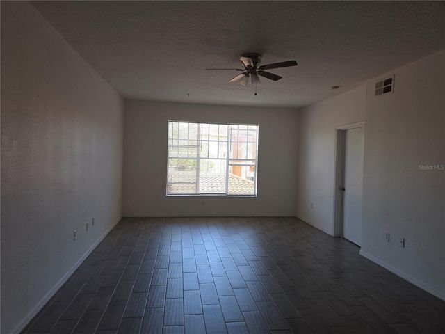5554 METROWEST BOULEVARD 202, Orlando, FL 32811