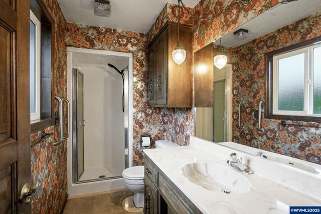 5027 Charleston Dr SE, Salem, OR 97317