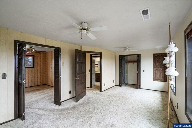 5027 Charleston Dr SE, Salem, OR 97317