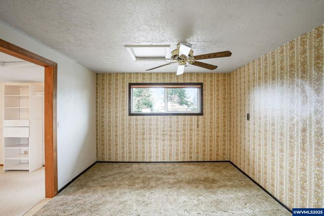 5027 Charleston Dr SE, Salem, OR 97317