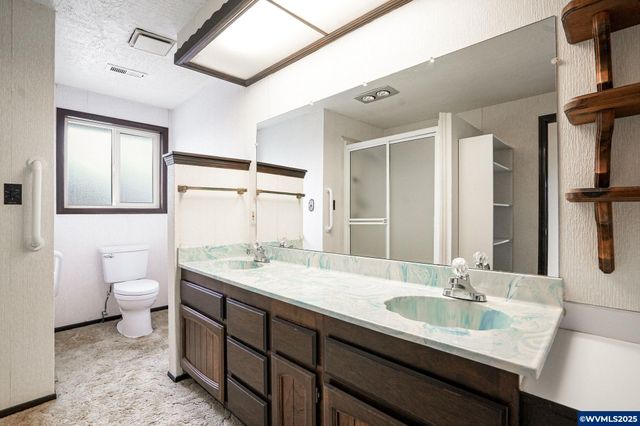 5027 Charleston Dr SE, Salem, OR 97317