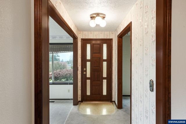 5027 Charleston Dr SE, Salem, OR 97317
