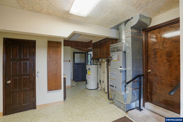 5027 Charleston Dr SE, Salem, OR 97317