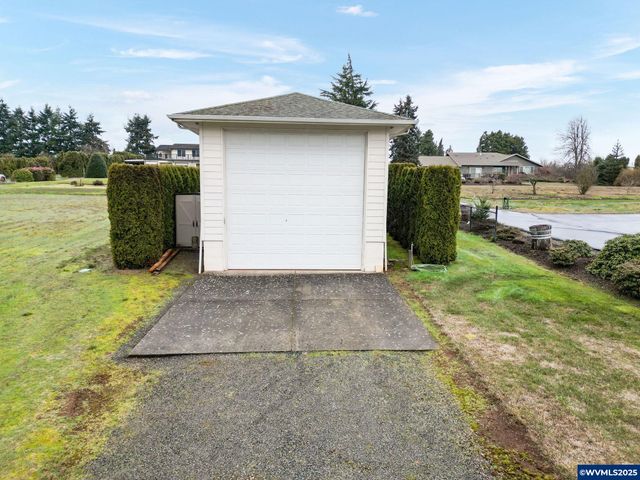 5027 Charleston Dr SE, Salem, OR 97317