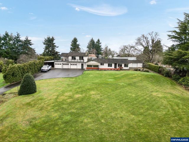 5027 Charleston Dr SE, Salem, OR 97317